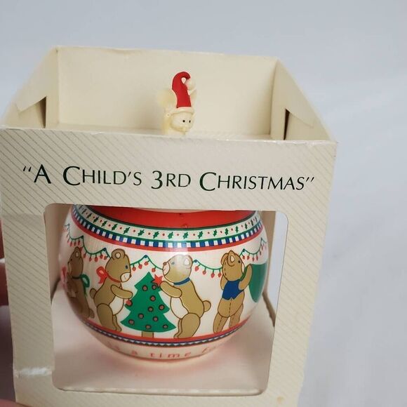 Hallmark Collectable 1984 'A Child's 3rd Christmas' Ornament - Picture 5 of 6
